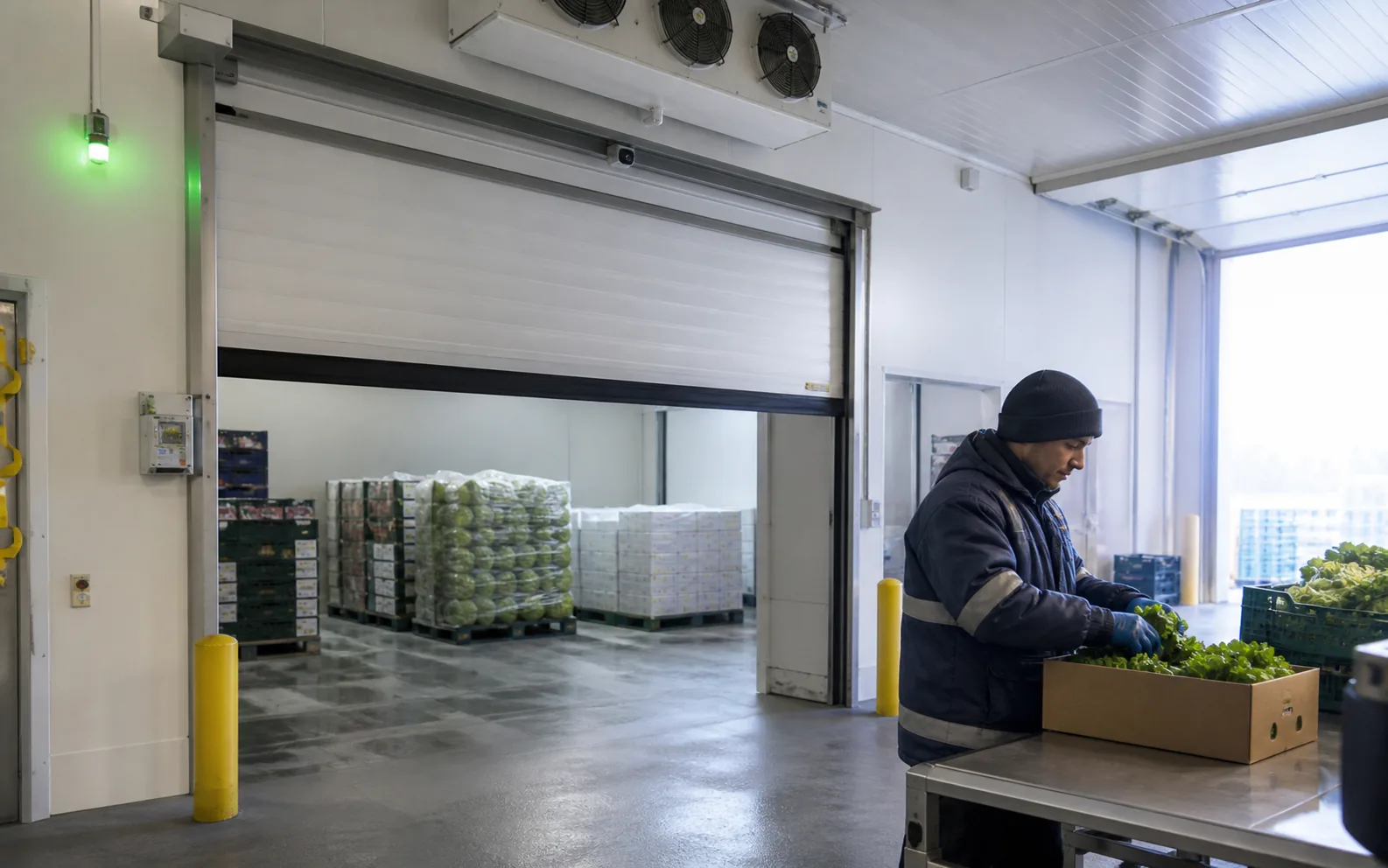 Cold-storage facility automatically maintaining safe operating conditions